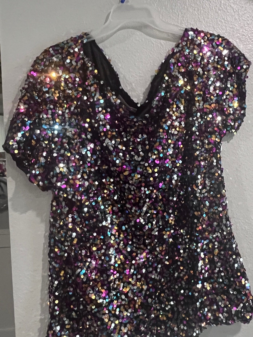 Multicolored Sequin V-Neck Short Sleeve Top